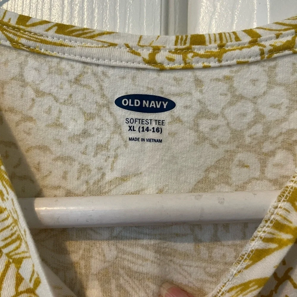 Old Navy Yellow Patterned Softest Tee XL